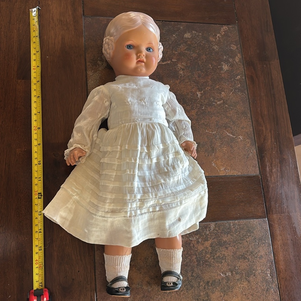 Vintage plastic Doll with inset blue eyes & original clothing & shoes - Picture 9 of 9